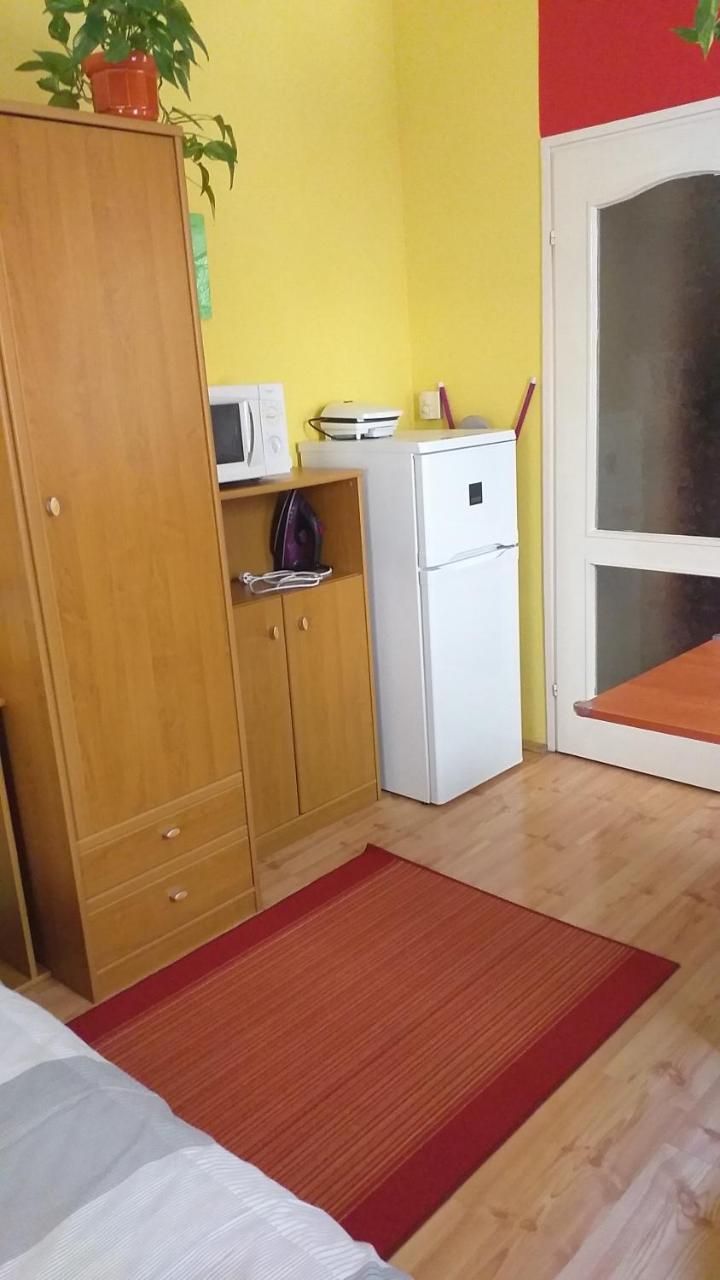 Mediterrán Szállás Gyula Exterior foto